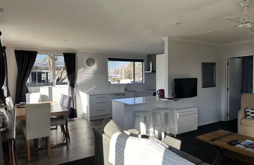 Twizel House | Glorious on Godley - TWIZEL
