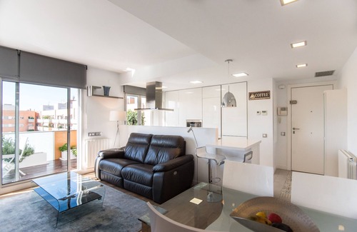 La Vila Olimpica del Poblenou Apartment | Glorious Sunny Penthouse With Pool Near the Beach