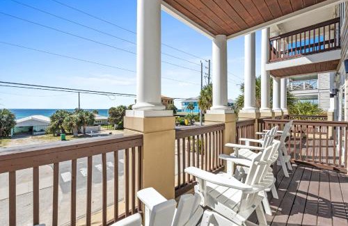 Kiska Beach House | Glory Daze Beach House by Panhandle Gateways