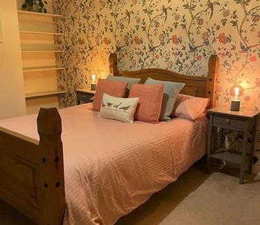 Horfield House | Gloucester Rd 2 mins away - Fab, new, trendy house