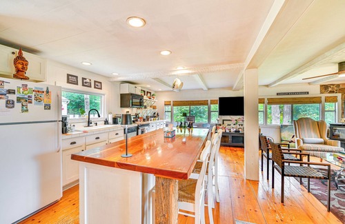 Gloversville House | Gloversville Getaway w/Grill: 5 Mi to Water!