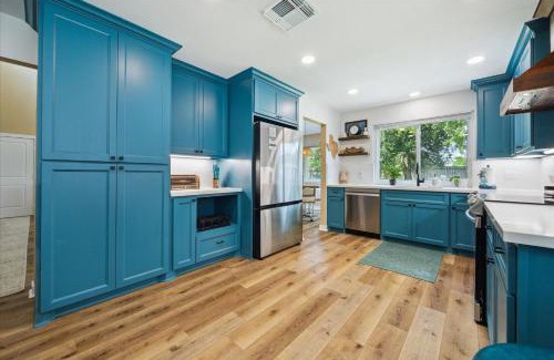 Clear Lake Villa | Gmas House 3 BR 2 BA House with fully Fenced Backyard