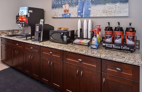 Tri-Cities House | Go fishing or boating at Columbia River! 2 Large Units with Free Parking Onsite!