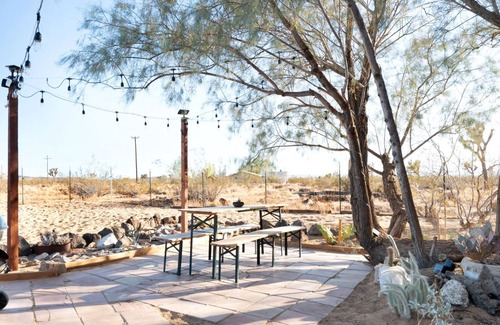 Landers House | Goat House - Bbq, Hammocks And Dark Skies! 1 Bedroom Home by RedAwning