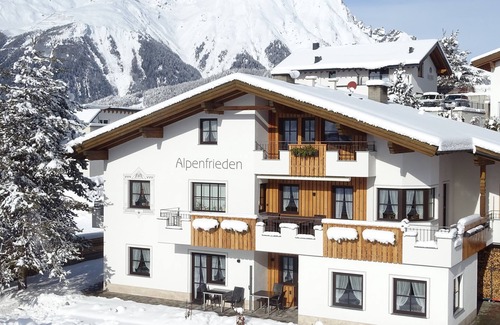 Nauders Apartment | Goat view - Alpine peace