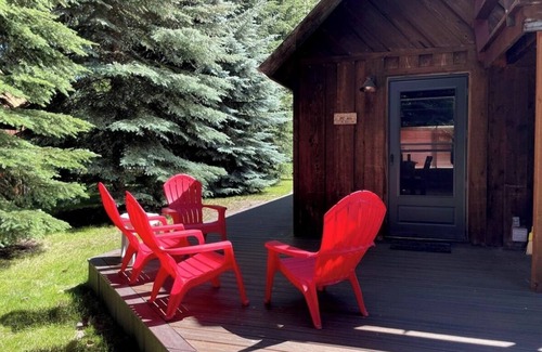 West Glacier House | Going To The Sun Retreat 5 Minutes to Glacier Park
