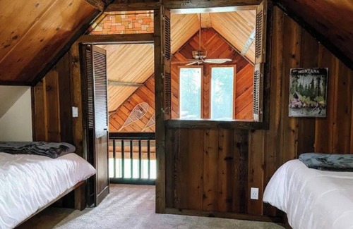 West Glacier House | Going To The Sun Retreat 5 Minutes to Glacier Park