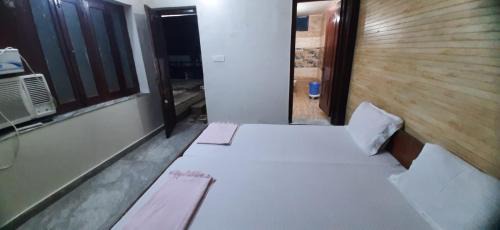 Paltan Bazaar Hotel | Gokul guest house