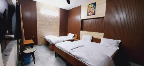 Paltan Bazaar Hotel | Gokul guest house