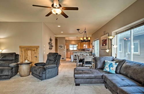 Gold Beach House | Gold Beach Townhome with Ocean Views & Sunroom!