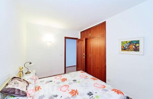 Ensanche Diputacion House | Gold Bedroom in the Center of Alicante