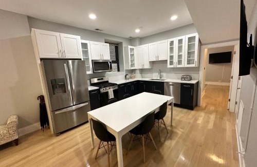 Near North Side House | Gold Coast - Downtown Hideaway