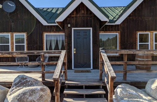 Anaconda House | Gold Coin Cottage