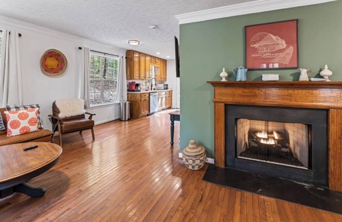 Dahlonega Cabin | Gold Dust Getaway - Near Downtown/Hot Tub/Fire-Pit/Dog-Friendly