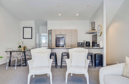 Mount Maunganui House | Golden 3-bedroom Retreat in beautiful Mount Maunganui with WiFi, AC