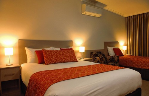 Mount Gambier Hotel | Golden Chain Tower Motor Inn