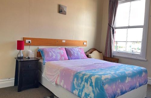 Waihi Hotel | Golden Cross Hotel