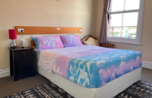 Waihi Hotel | Golden Cross Hotel