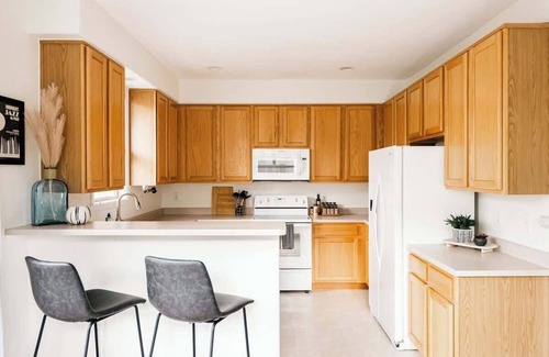 Pleasant View House | Golden Foothills + Hot Tub + Hiking & Biking!