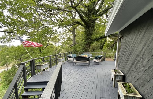 Whitehall House | Golden Gate Cottage -White Lake & Lake Michigan - relaxing -boating -fishing!