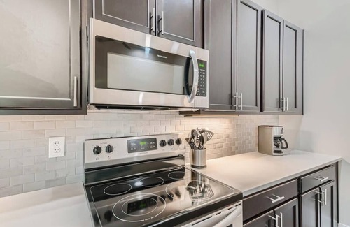 Golden Apartment | Golden Getaway, Spacious 2BR Walk to Trails