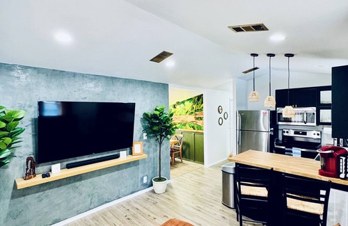 Kissimmee Cottage | Golden Grove Sanctuary - 5 miles to Disney parks