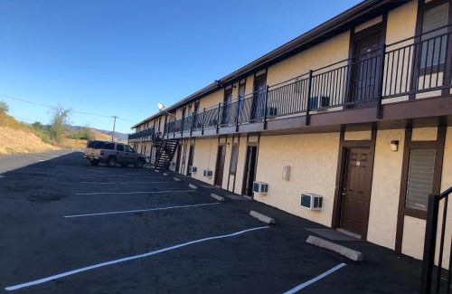 Tehachapi Hotel | Golden Hills Motel
