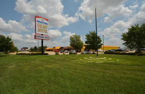 Wichita Hotel | Golden Hotel and Conference Center