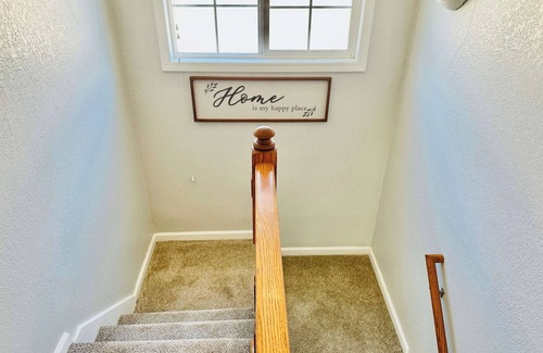 Sparks House | Golden Hour Haven|3Bedrooms|Sleeps9