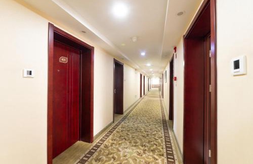 Wangfujing Shopping Area Hotel | Golden Inns Chain Hotel Beijing JianGuomen 金泰之家北京站店
