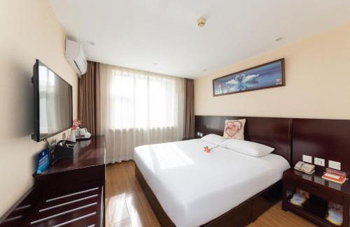 Wangfujing Shopping Area Hotel | Golden Inns Chain Hotel Beijing JianGuomen 金泰之家北京站店