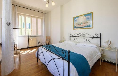 Lido di Camaiore House | Golden Luxe - Roman Luxury Villa in the Sea