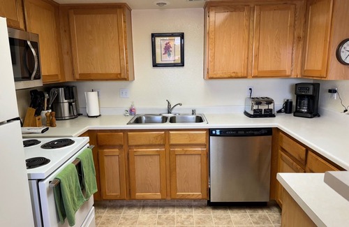Mesquite Condo | Golden Mesa Retreat by Mesquite Vacation Rentals with Local Activity Discounts!