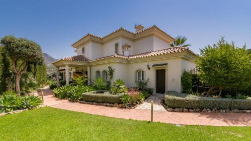 Marbella Villa | Golden Mile Villa Close to Beach
