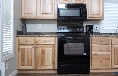 Aransas Pass Cabin | Golden Oak -Beautiful New Cottages - Perfect Getaway for Couples
