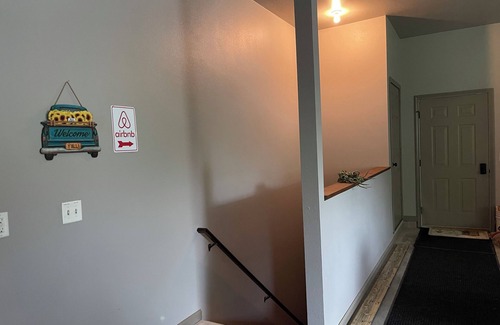 Stratford Apartment | Golden Pond Cozy Lower Level, Indoor & Outdoor Fire Pit, 30 min to Granite Peak