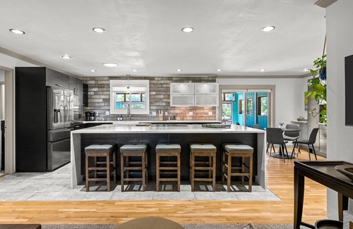 Golden House | Golden Ranch with Private Heated Pool, Sunroom and Firepit. Conveniently located