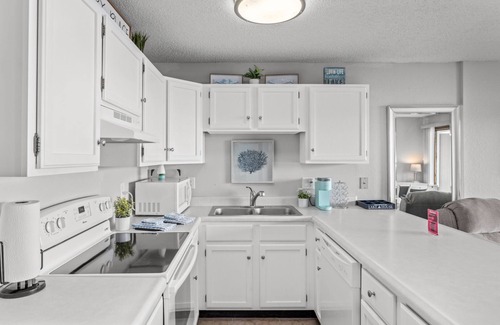 Osage Beach Condo | Golden Reef C-103 - Take in the Sunsets!