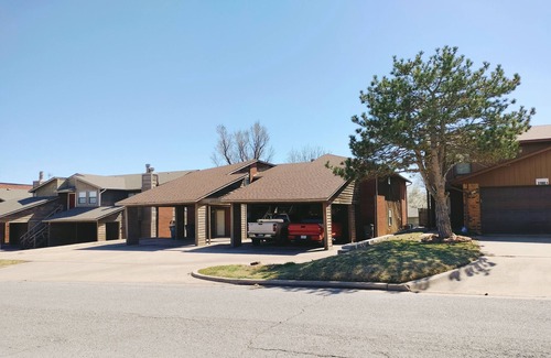 Fort Sill Apartment | Golden Sunflower's Apartment A1