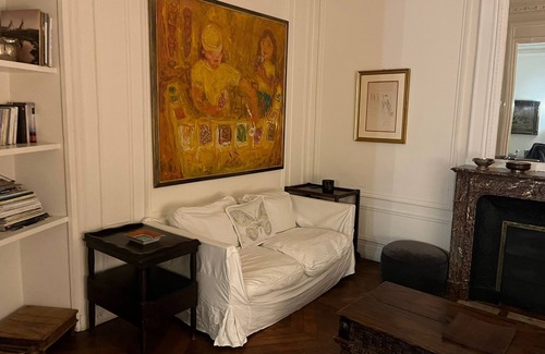 Champs-Elysees Apartment | Golden Triangle x Av Montagine & Champs Elysees