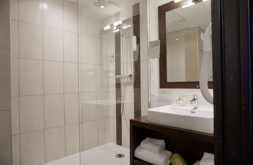 Saint-Witz Hotel | Golden Tulip Roissy Saint Witz
