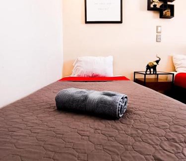 Durango House | Golden Vintage Room , Paseo Durango
