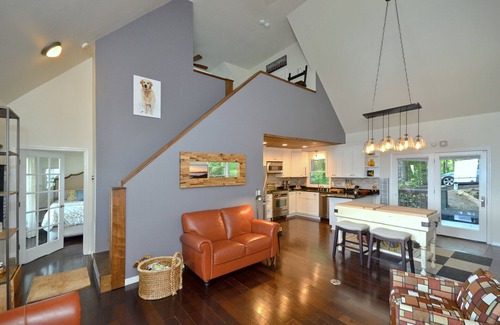 Waynesville House | Golden Vista-At 4000 feet, Golden Vista is a unique combination of breathtaki