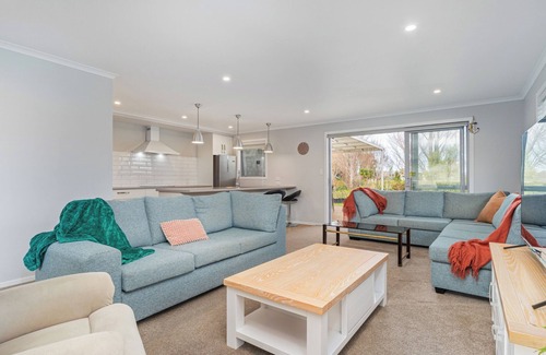 Coromandel House | Golden Vista - Coromandel Holiday Home