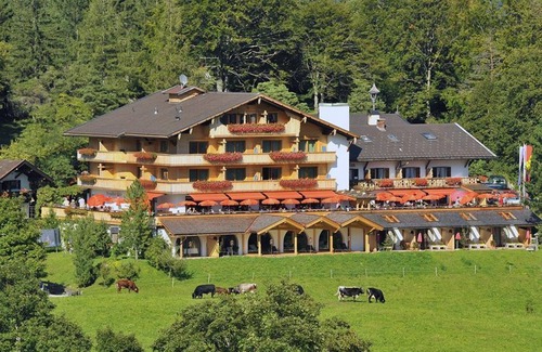 Mittenwald Apartment | "Goldenes Landl" holiday home /5 bedrooms /5x shower, toilet - Gröbl-Alm, alpine inn /hotel