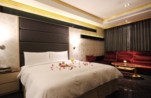 North District Hotel | Goldsand Hotel