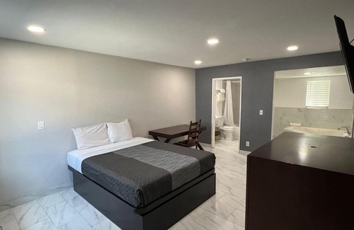 Sylmar Hotel | Goldstar Inn