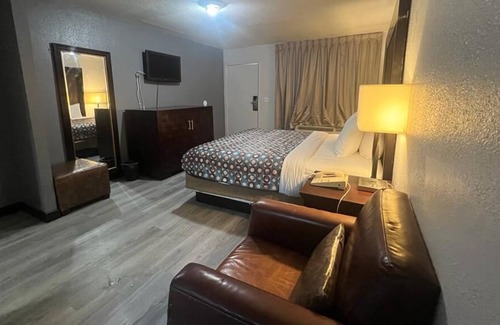 Sylmar Hotel | GOLDSTAR INN