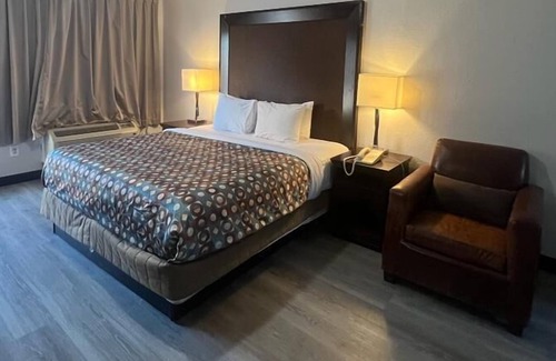 Sylmar Hotel | GOLDSTAR INN