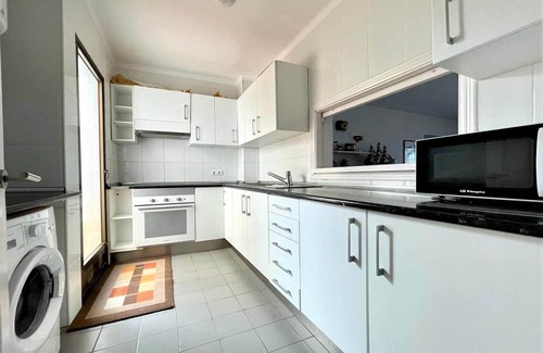 Roquetas de Mar House | Golf & Beachside Getaway